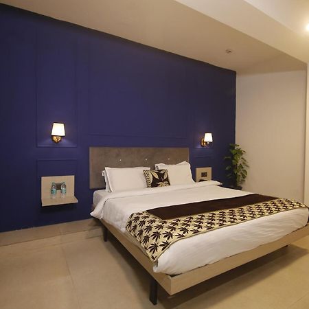 Virohaa Garden Hotel กาเซียบัด ภายนอก รูปภาพ
