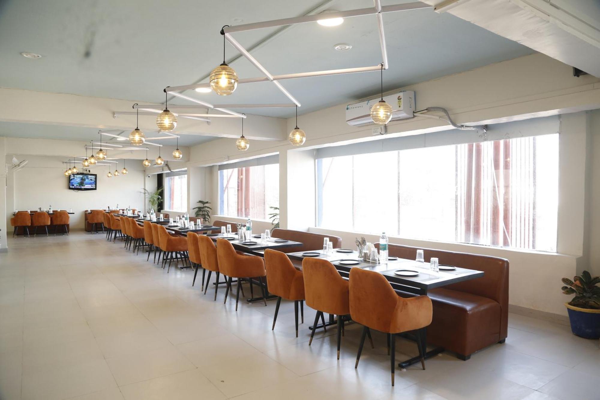 Virohaa Garden Hotel กาเซียบัด ภายนอก รูปภาพ