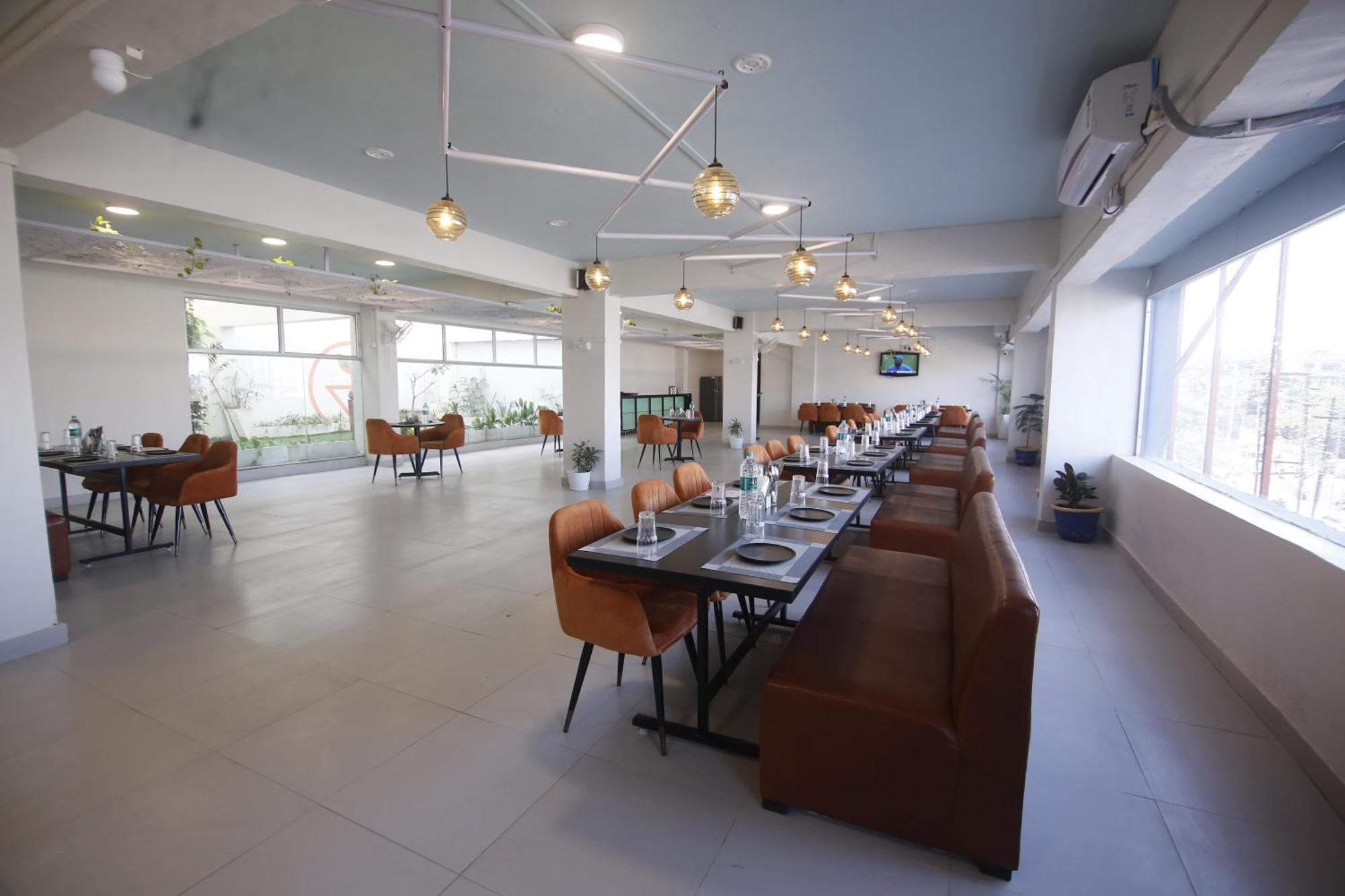 Virohaa Garden Hotel กาเซียบัด ภายนอก รูปภาพ