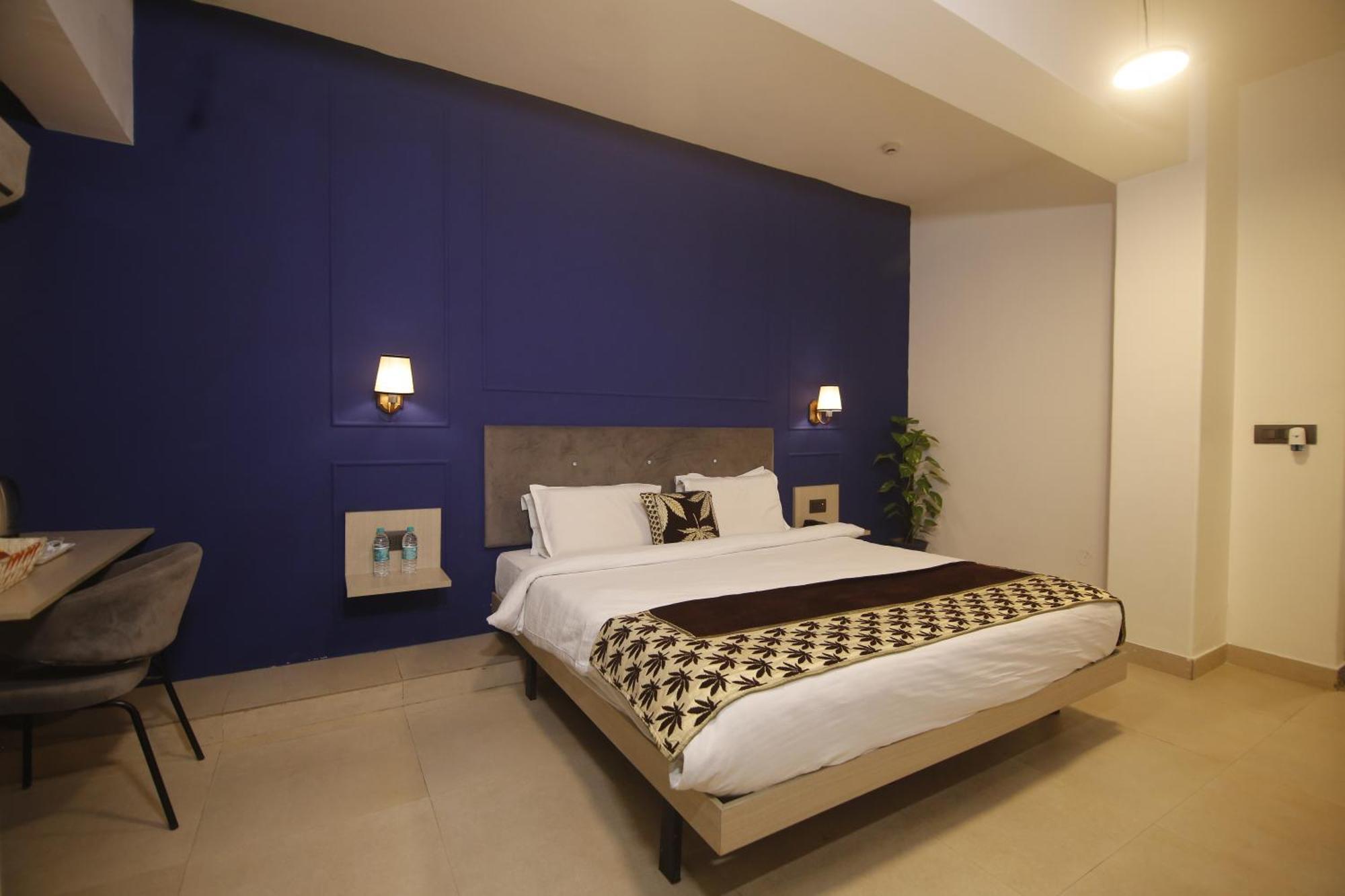 Virohaa Garden Hotel กาเซียบัด ภายนอก รูปภาพ